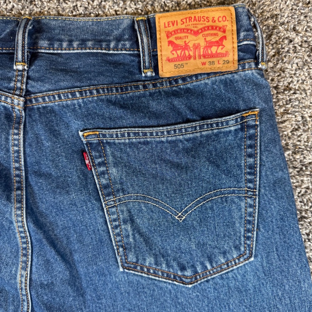 Levi's 505 Regular Fit Mens 38x29 Blue Straight Leg Denim Jeans 00505-4886